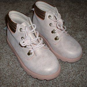 Carter's Bell Bell2 Pink Gold Shimmer Lace-Up Boots Youth Girls Shoe Size 2 NWT